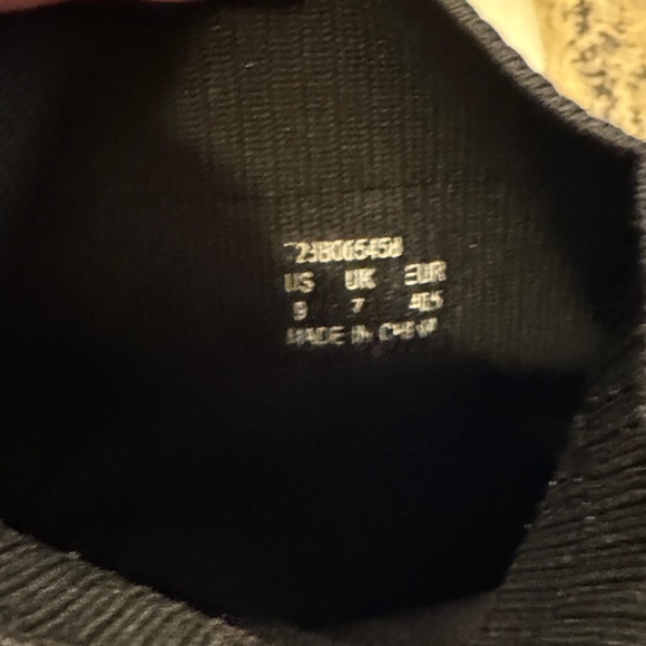 Elegant Black Ankle Boots - Picture 2 of 6